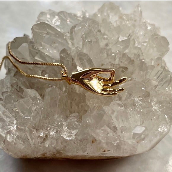 22K Gold Om Hand Necklace - Picture 10 of 11